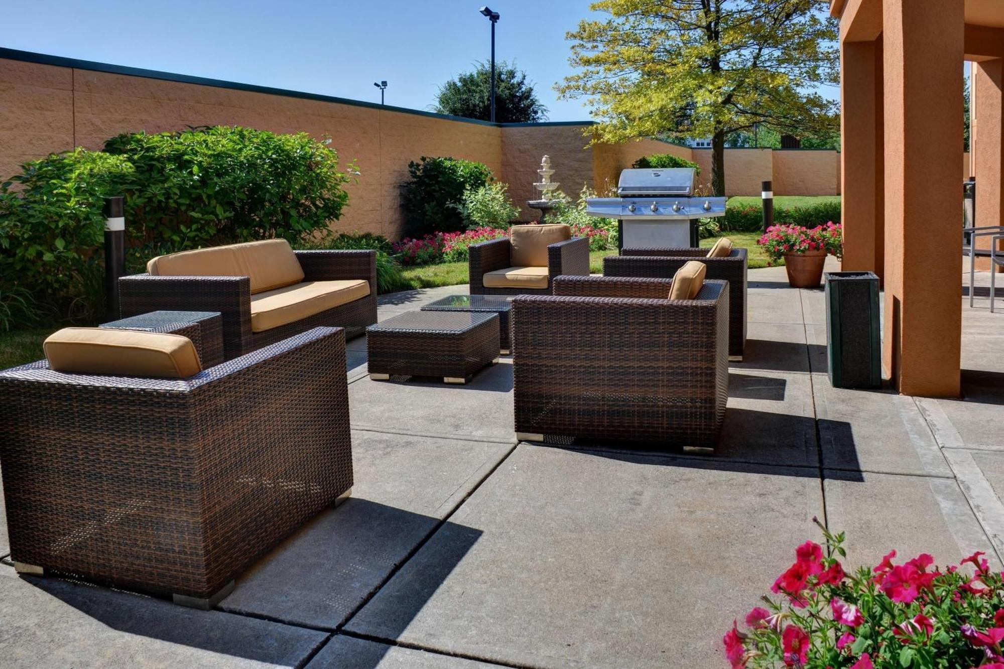 מלון Courtyard By Marriott Indianapolis South מראה חיצוני תמונה